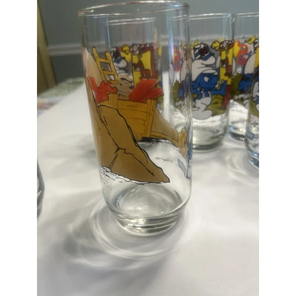 6 Vintage Collectible Smurfs Drinking Glasses Hardee's PEYO 1983 1982 Tumblers